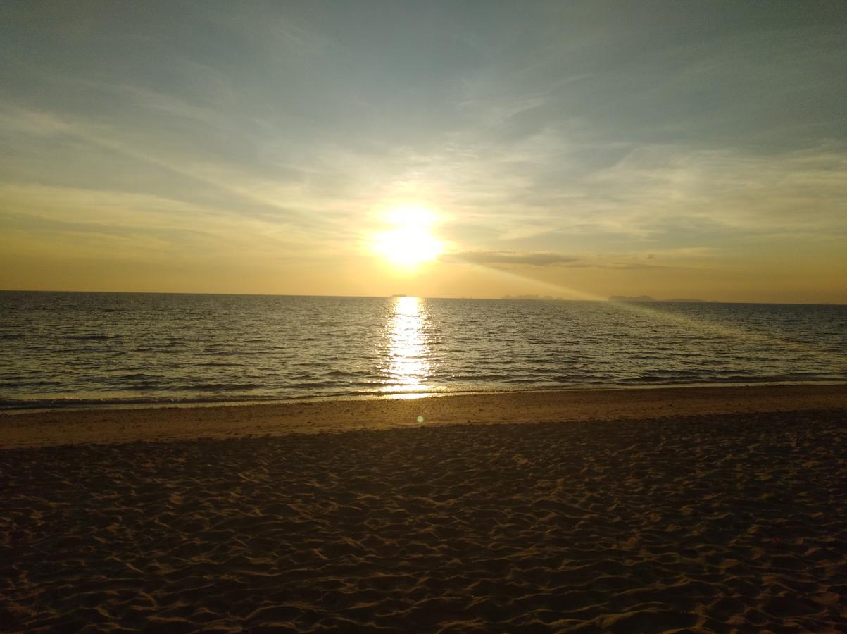 Relax Beach House Ko Lanta Dış mekan fotoğraf